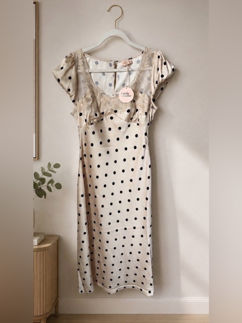 VIRAL NEW CAMILA COELHO POLKA DOT BUTTERFLY LACE DETALS DRESS M
🚨NO DISCOUNT - Picture 7 of 16